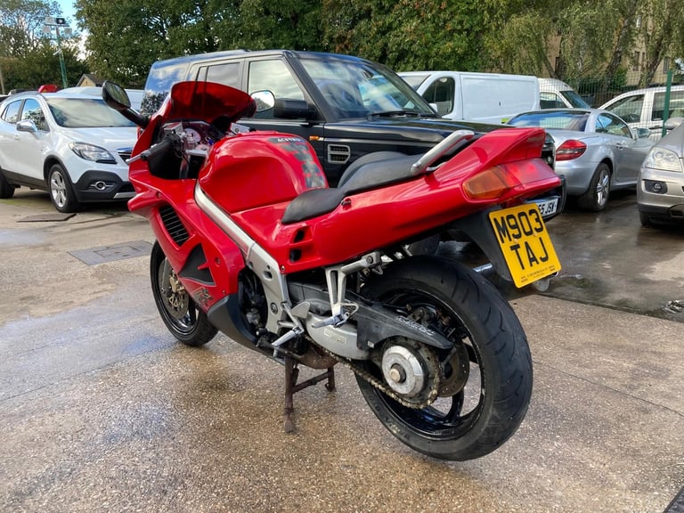 Honda VFR750 RC36 CARB MODEL (CLASSIC MOTORCYCLE) RUNNING RECOMMISSION PROJECT