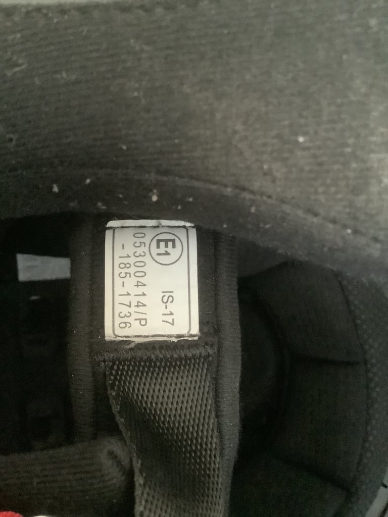 Motorcycle HJC C70 Helmet With Pin Lock Visor And Top & Front Vents Size L - Like New