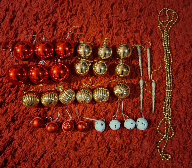 image for Mixed Red/Gold Christmas Tree Bauble 29 Piece Bundle