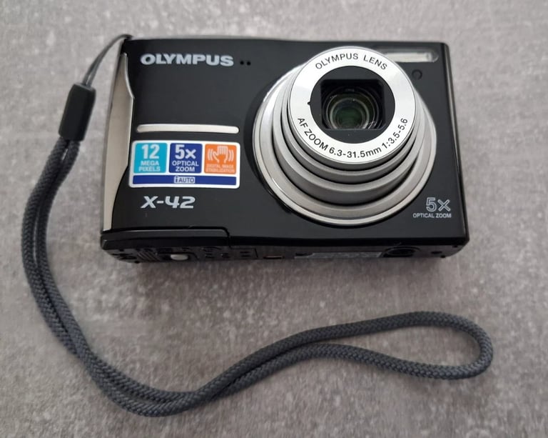 Olympus X-42 Digital Camera 12MP - Black - BOXED C/W ALL ACCESSORIES
