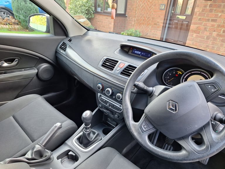 Renault, MEGANE, Hatchback, 2010, Manual, 1461 (cc), 5 doors