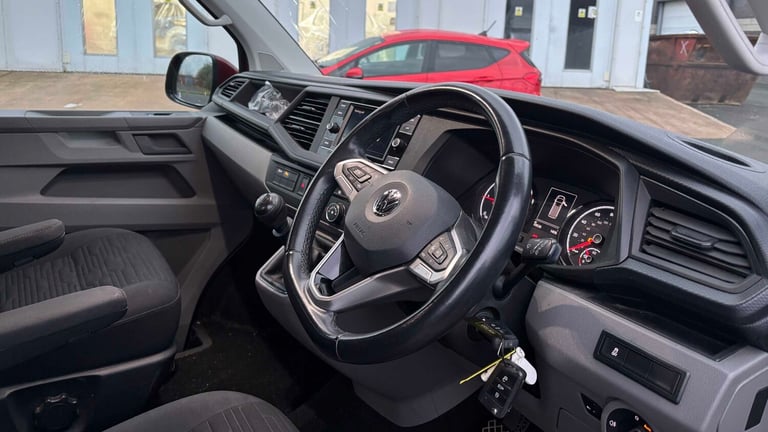  Volkswagen Transporter Shuttle 2.0 TDI 110PS SE Minibus Other Diesel Manual