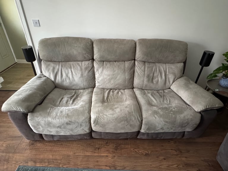 image for Sofas - 3+2 seater electric recliners