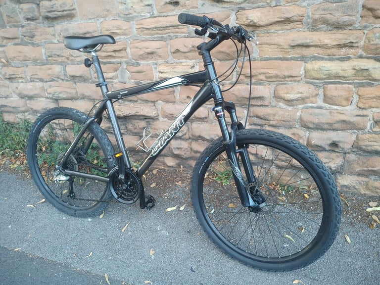 Giant Terrago Large Adults Mountain Bike, Hydraulic Brakes