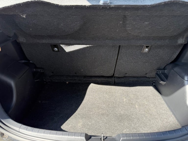 Toyota Yaris 1.5 Hybrid Icon Tech 5dr CVT -NAV - PARKING SENSORS - REAR CAMERA