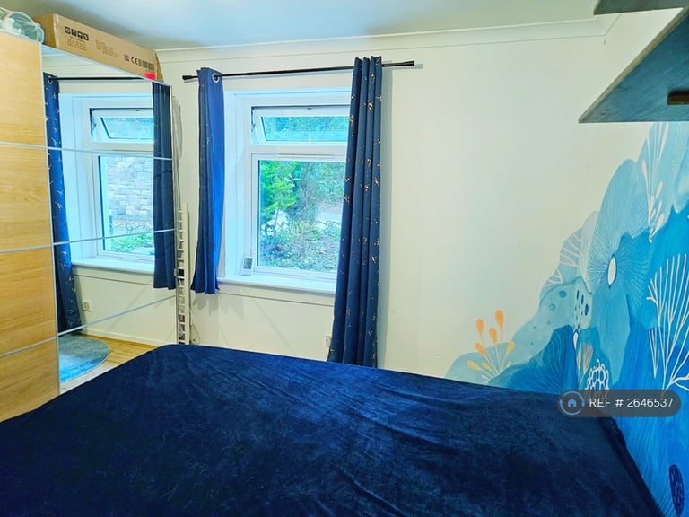 2 bedroom flat in Viewcraig Gardens, Edinburgh, EH8 (2 bed) (#2646537)