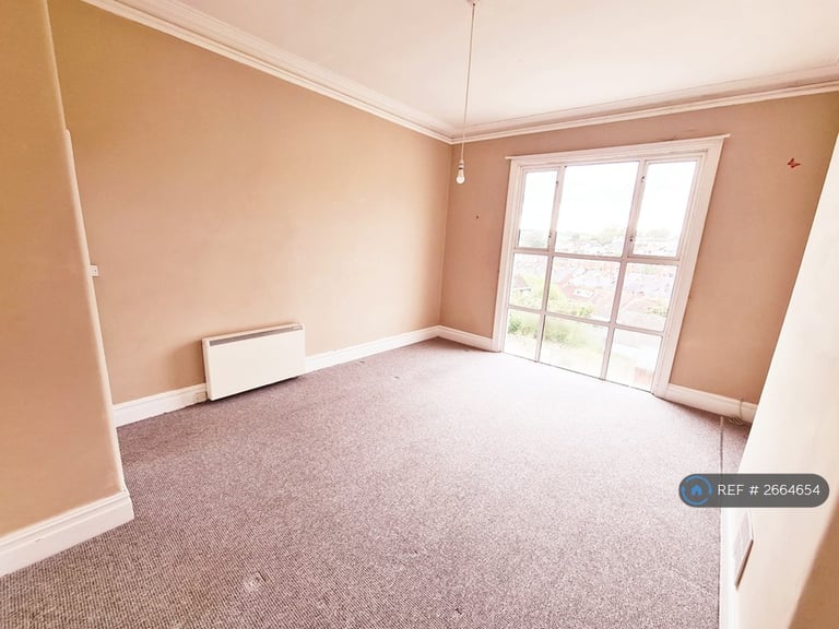 2 bedroom flat in Coombe Vale Road, Teignmouth, TQ14 (2 bed) (#2664654)