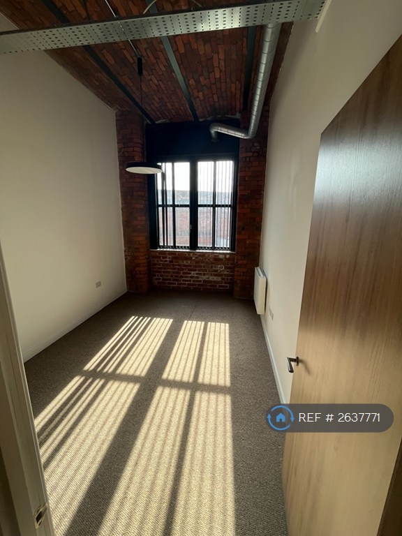 1 bedroom flat in Meadow Mill, Stockport, SK1 (1 bed) (#2637771)