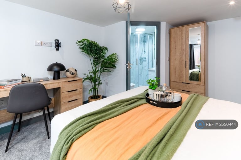 1 bedroom in Station Road, Reddish, Stockport, SK5 (#2650444)