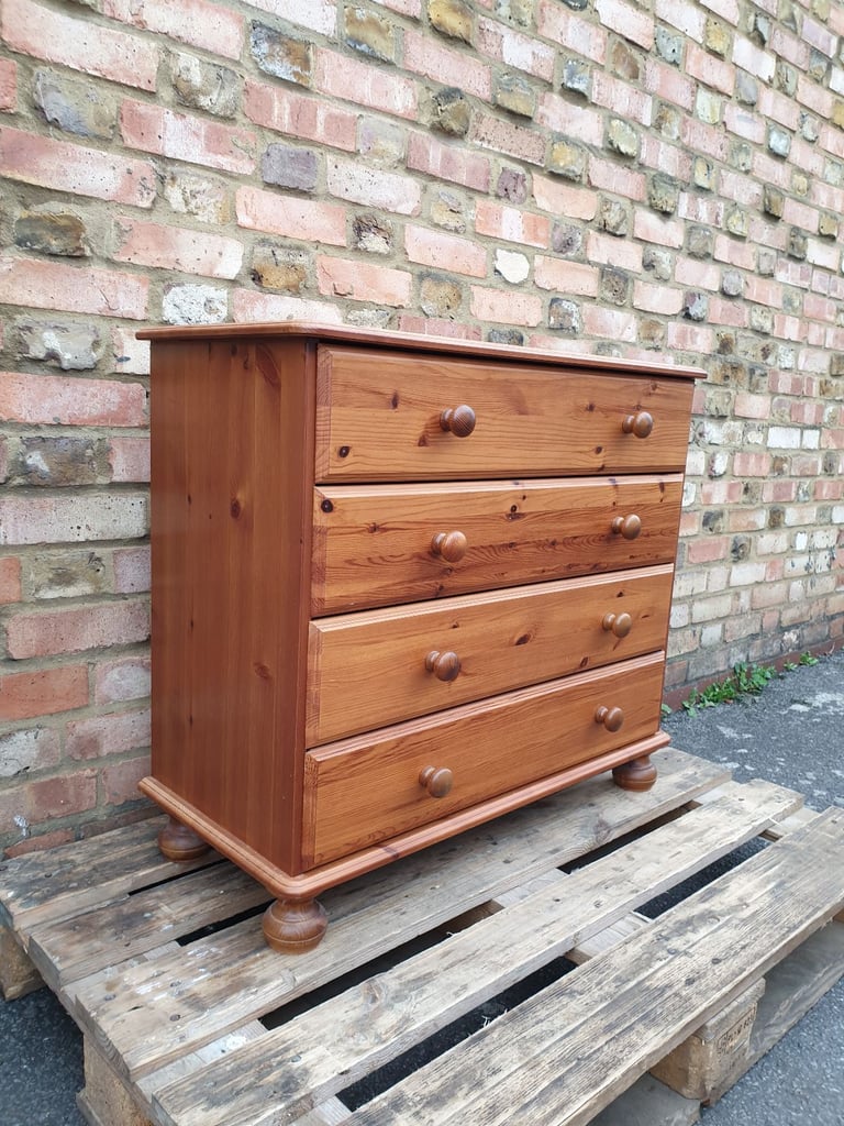 Classic Vintage Pine Chest Of Drawers commode dresser