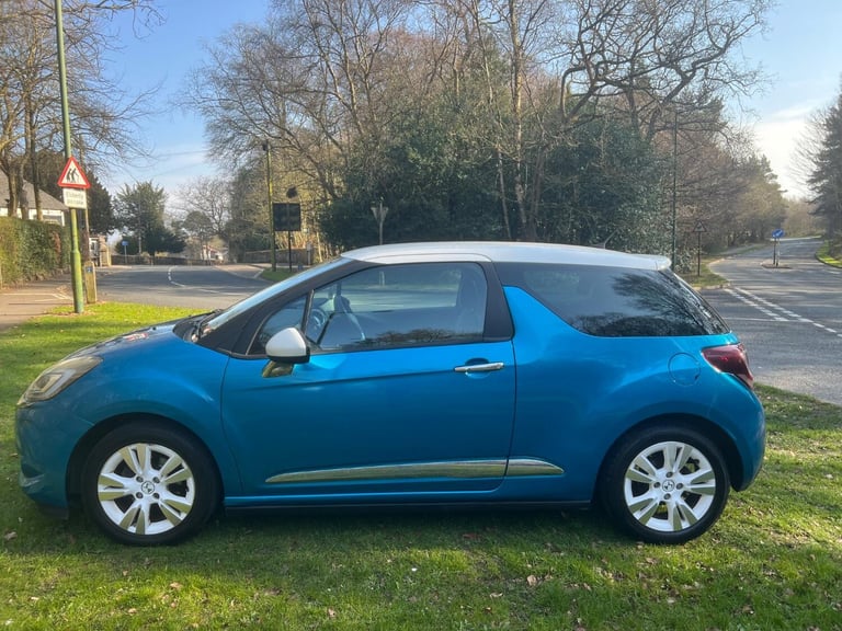 DS AUTOMOBILES DS 3 1.2 PureTech Elegance Blue rare automatic Petrol 2017