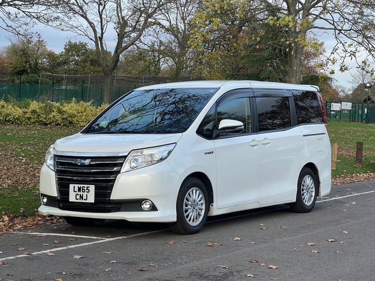 2015 Toyota Noah MPV Hybrid Electric  Automatic