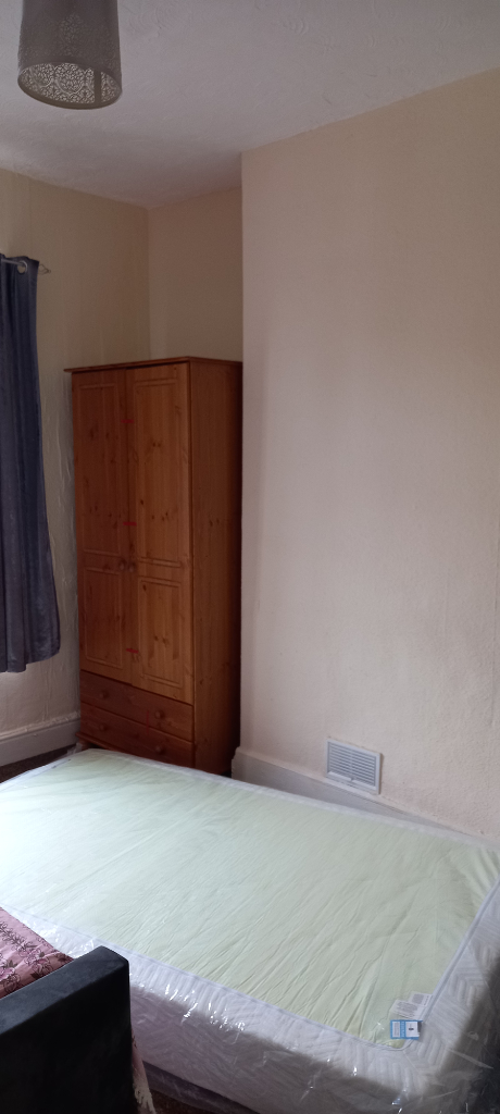 **TO LET** 30 ANCASTER STREET** 2 BEDROOM** DSS ACCEPTED** NO DEPOSIT**