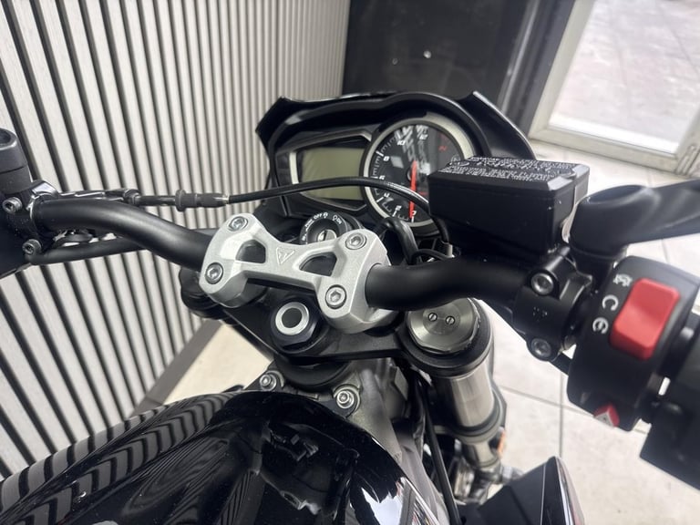 2023 Triumph Street Triple 765R Black, Sport naked 3855 miles