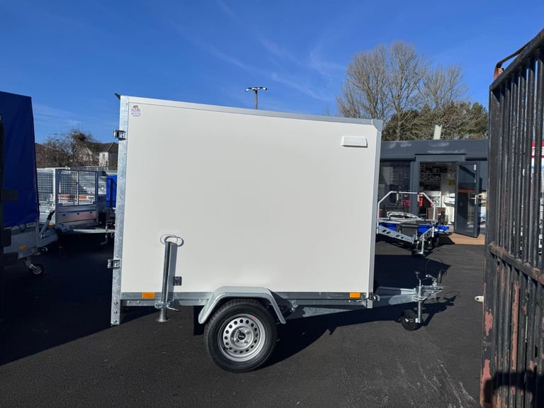 BRAND NEW 6,7FT X 3,8FT X 4,9FT SINGLE AXLE BOX TRAILER WITH BARN DOORS 750KG