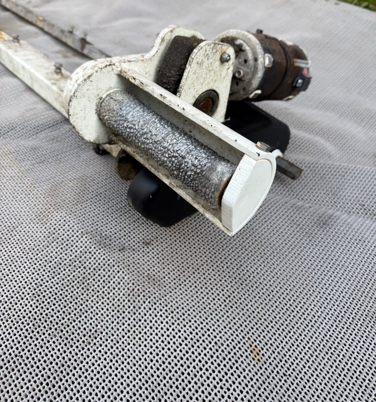 Caravan motor mover 