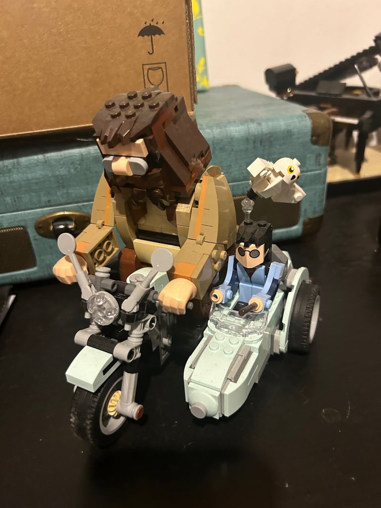 image for Lego Harry Potter set Hagrid and Harry motorcycle