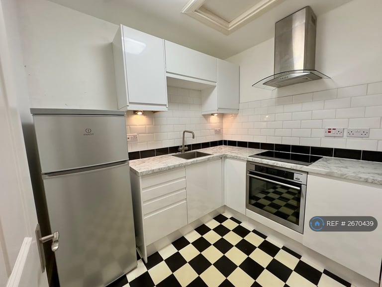 2 bedroom flat in Caledonian Road, Edinburgh, EH11 (2 bed) (#2670439)