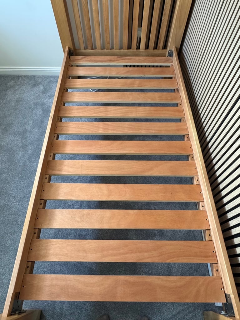 Oak bed