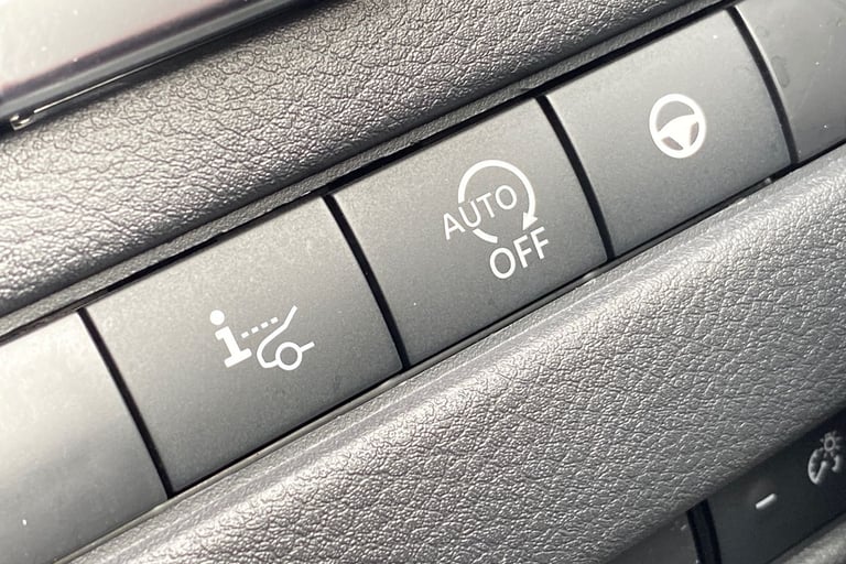 2021 Nissan Qashqai 97137 Hatchback Petrol Automatic