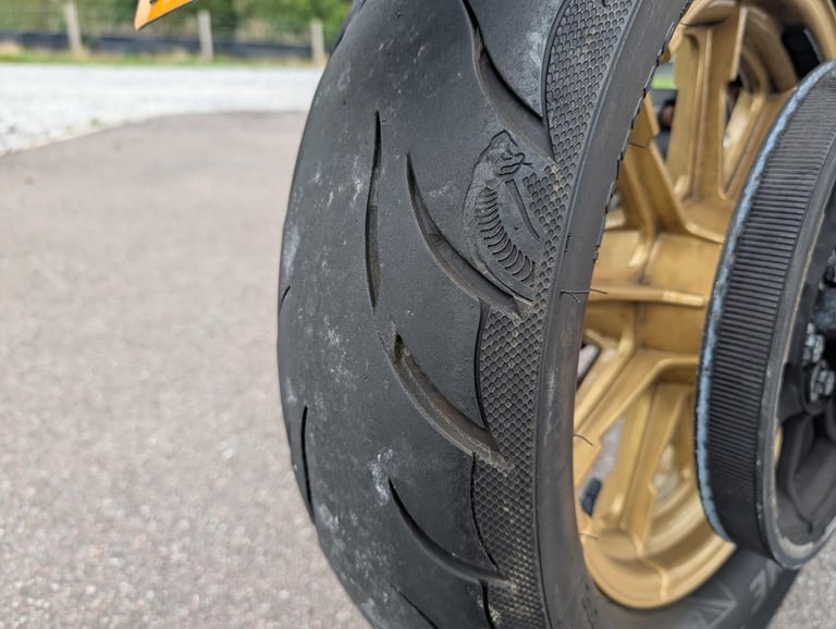 HARLEY-DAVIDSON SPORTSTER XL883N IRON