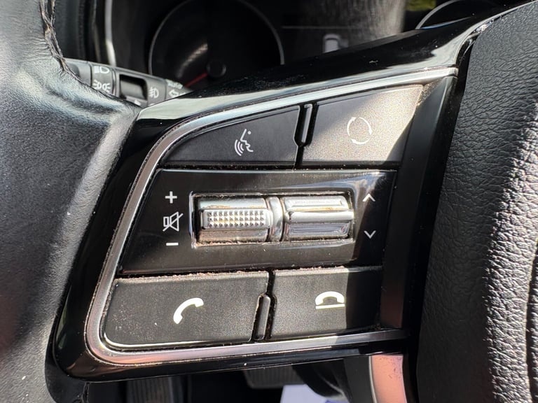 Kia Sportage 2.0 Diesel ISG 4 AWD Auto.Heated leather,reverse camera,pan roof