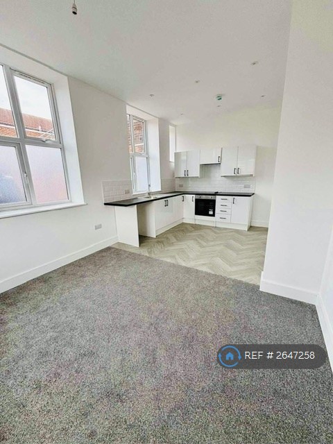 2 bedroom flat in Coates Road, Gosport, PO12 (2 bed) (#2647258)