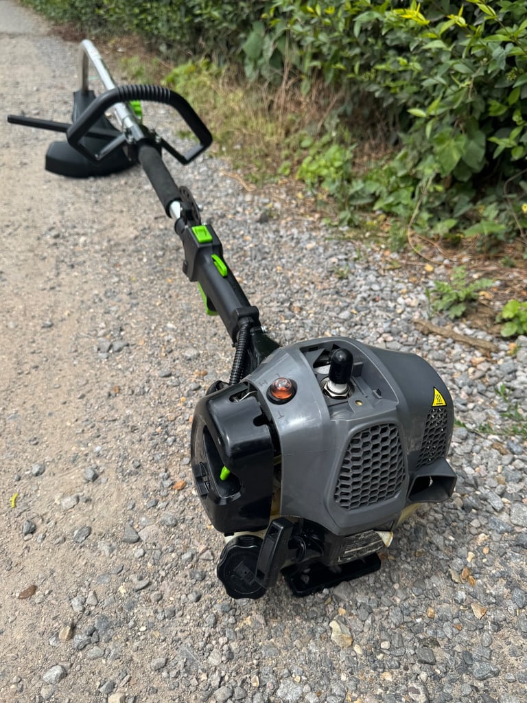 Petrol strimmer good working order 