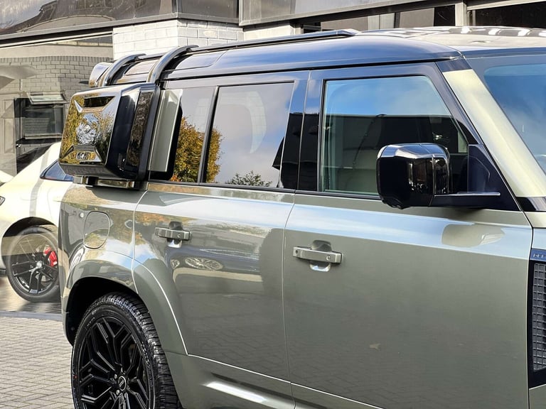 2020 Land Rover Defender 110 2.0 SD4 S SUV + BODYKIT + 22 ALLOYS + 5dr Diesel Auto 4WD Euro 6 (s/...