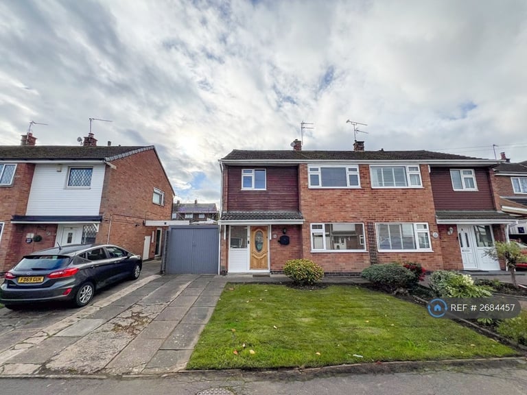 3 bedroom house in Penzance Avenue, Wigston, LE18 (3 bed) (#2684457)