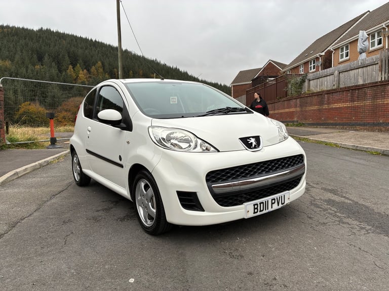 Peugeot, 107, Hatchback, 2011, Manual, 998 (cc), 3 doors