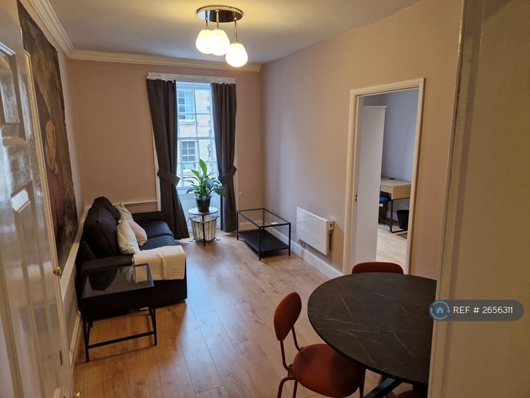 image for 2 bedroom flat in Buccleuch Street, Edinburgh, EH8 (2 bed) (#2656311)