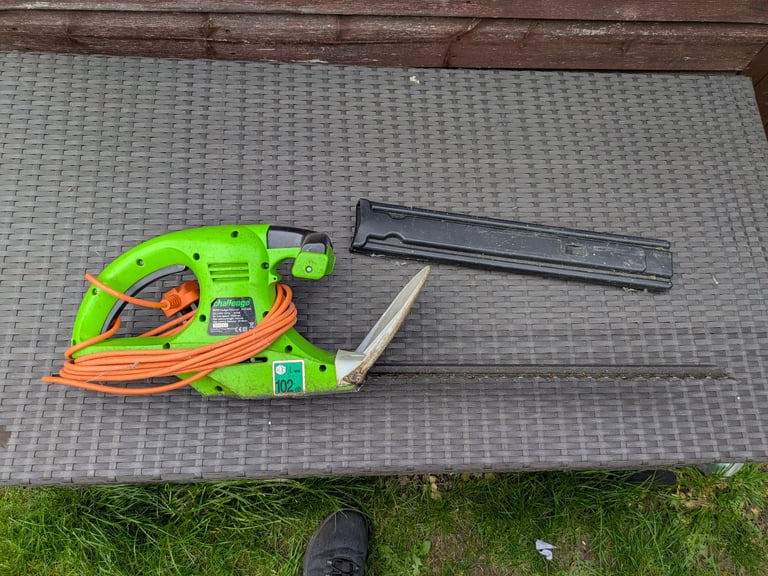Hedge trimmer 