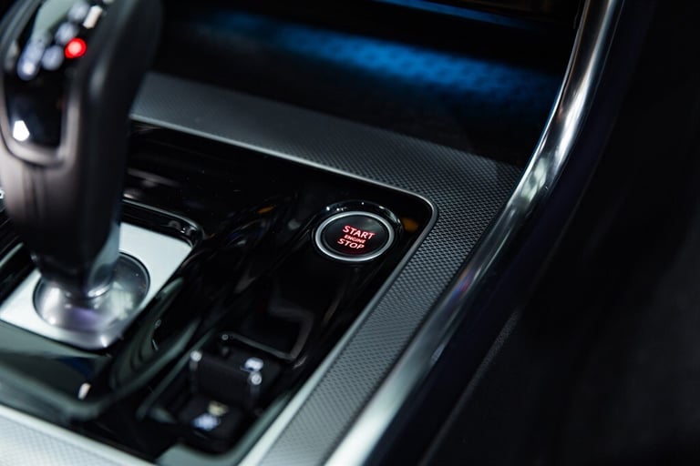 2021 Jaguar XE 2.0 D200 R-Dynamic SE 4dr Auto SALOON DIESEL Automatic