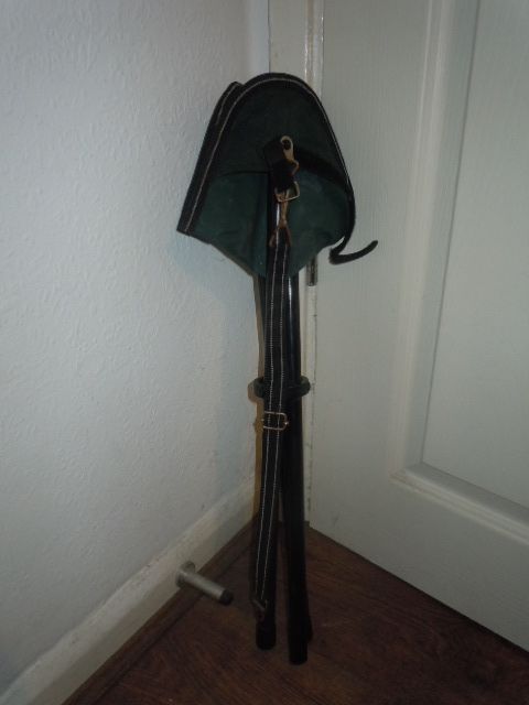 ZENITH BINOCULARS WITH CASE COMPASS TRIPOD STOOL