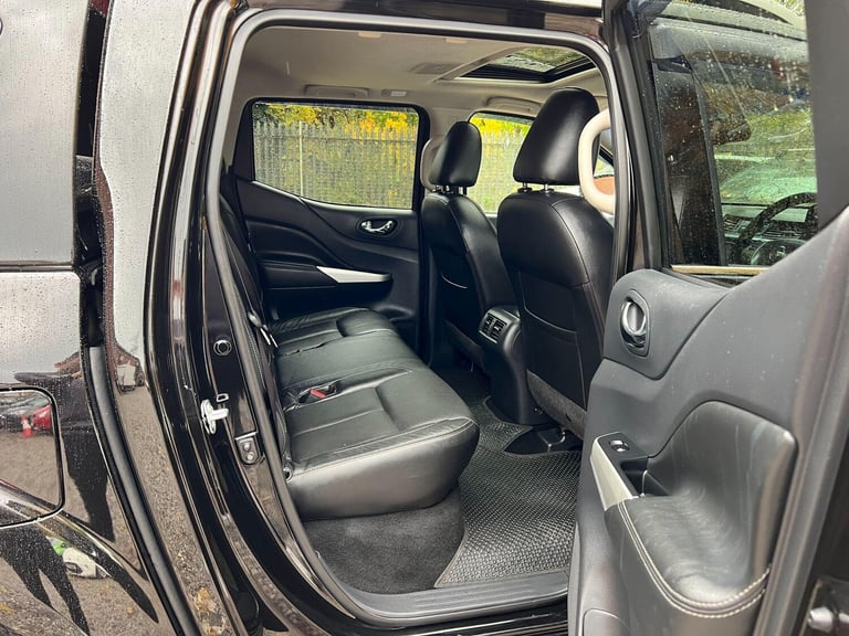 2017 Nissan Navara Double Cab Pick Up Tekna 2.3dCi 190 4WD PICK UP DIESEL Manual