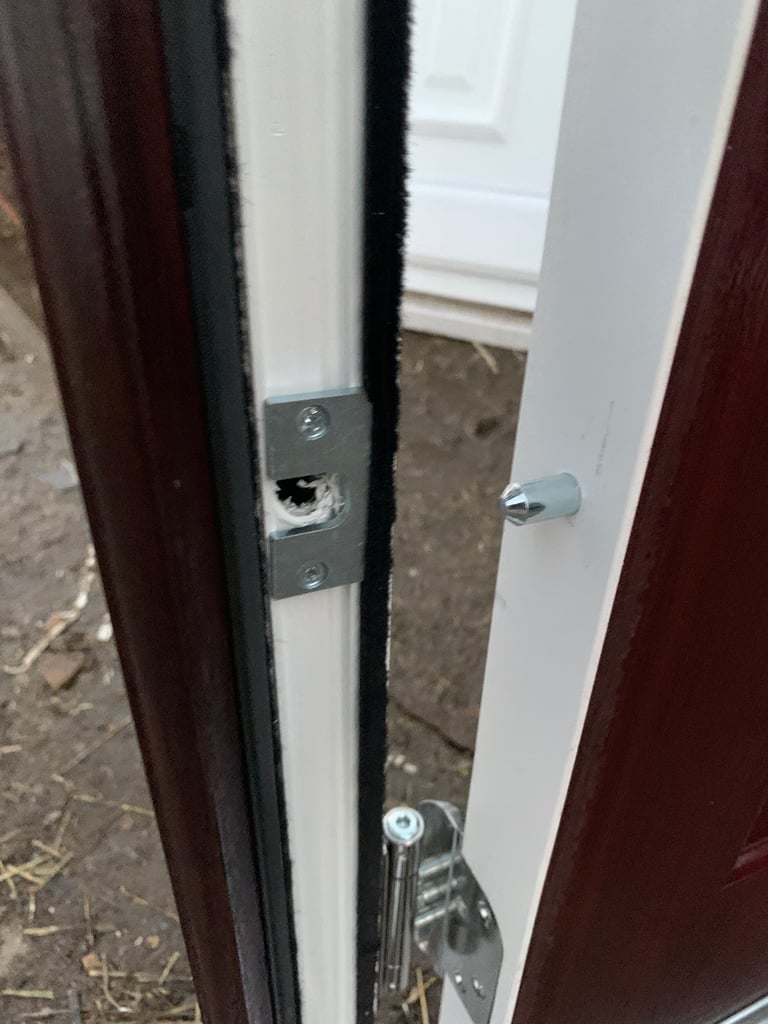 Brand new composite front door with high security locks Free local delivery 