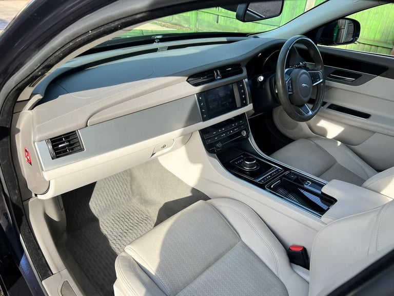 2018 Jaguar XF 2.0d Prestige Sportbrake Auto Euro 6 (s/s) 5dr ESTATE Diesel Automatic