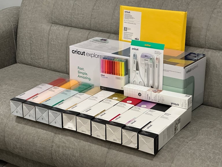 Cricut Explore 3 2025 Ultimate Bundle - Ultimate Crafting Kit - Brand New