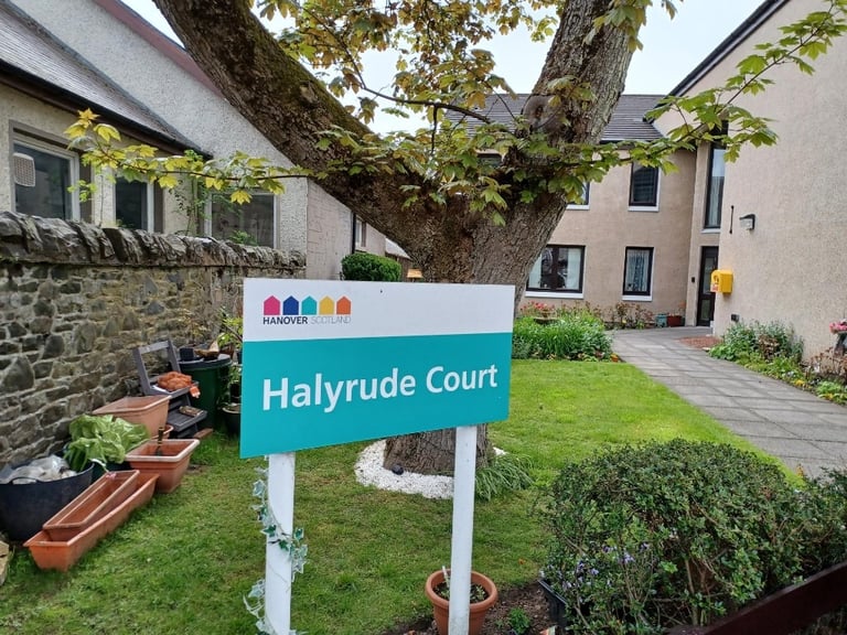 Halyrude Ct, Peebles 1 bedroom, 1st floor flat (with stairlift