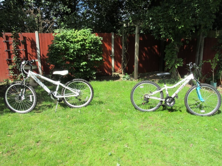 boys/girls bicycle 24 inch wheels Aluminium frame construction Apollo make Craze design model