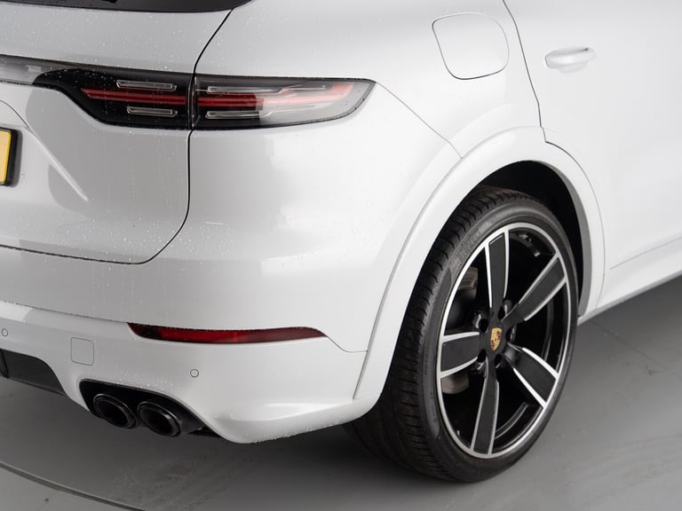 2023 Porsche Cayenne 3.0T V6 Platinum Edition SUV 5dr Petrol TiptronicS 4WD