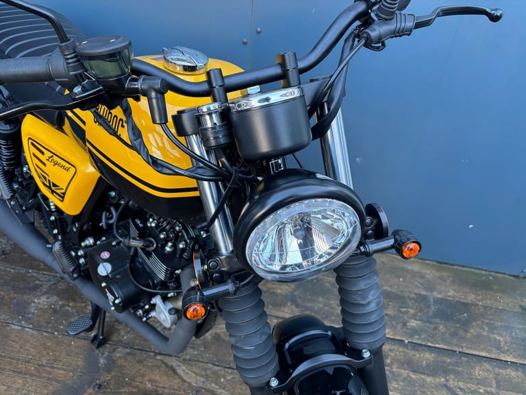 BIKE OF THE WEEK - Bluroc Legend 125cc Scrambler Motorcycle Mutt Bullit 125 