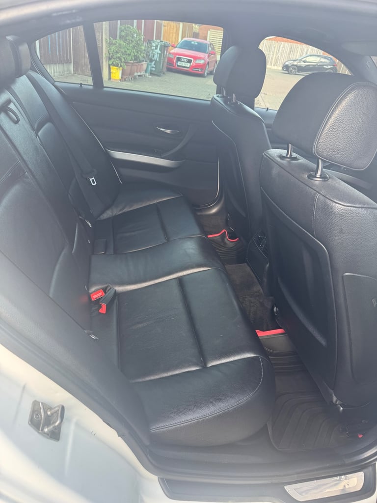 BMW, 3 SERIES, Saloon, 2011, Manual, 1995 (cc), 4 doors