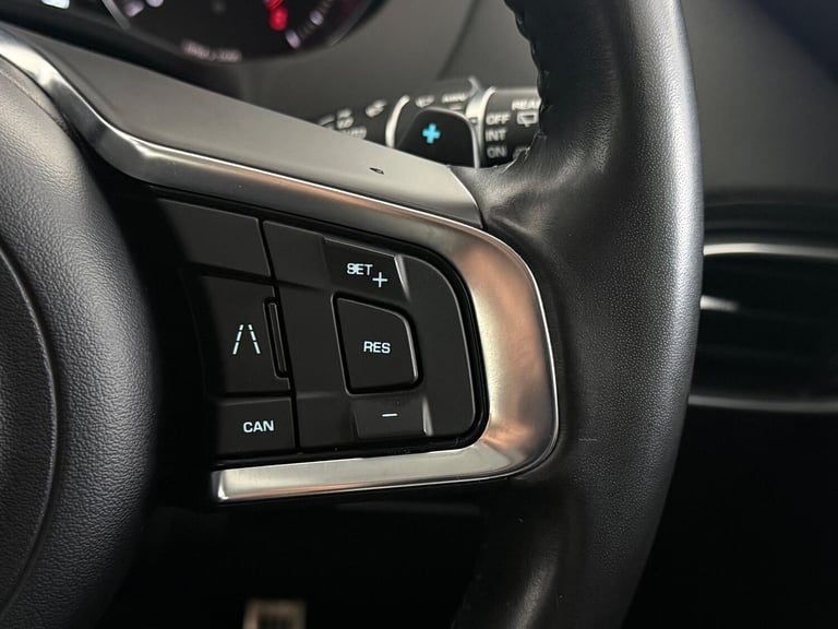 2019 Jaguar F-Pace 2.0 P250i Portfolio Auto AWD Euro 6 (s/s) 5dr ESTATE Petrol Automatic