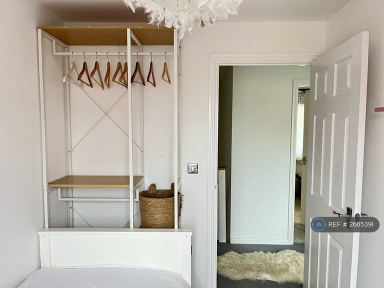 1 bedroom in Castle Hedingham, Trowbridge, BA14 (#2665391)