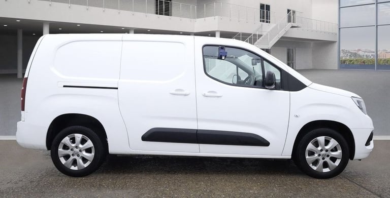 2021 71 VAUXHALL COMBO 1.5 TURBO D 2300 ELITE L2 LWB EURO 6 * 20,930 3 SEATER * 
