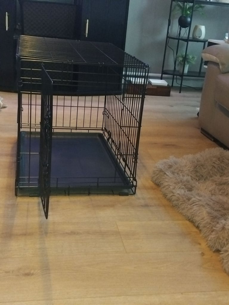 Dog crate new 