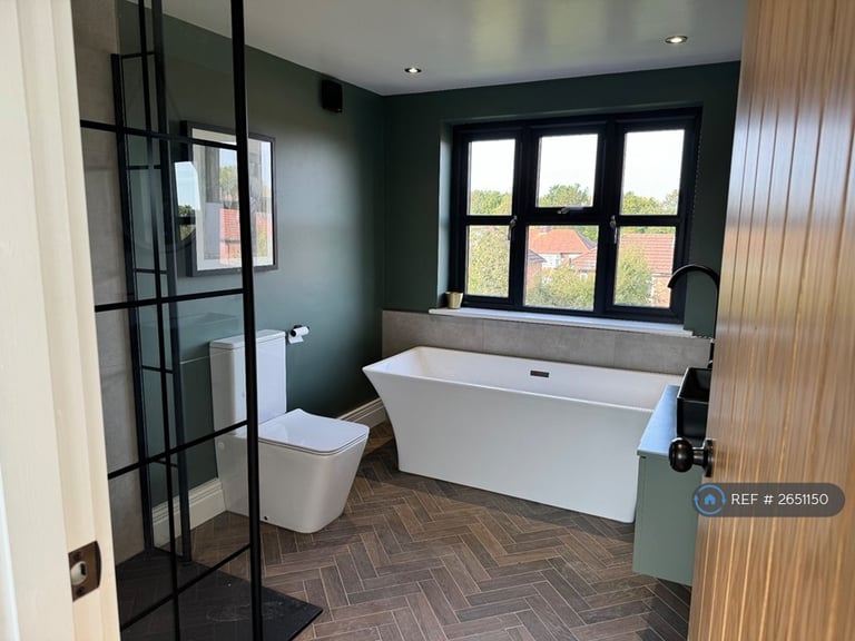4 bedroom house in Gillbent Road, Cheadle Hulme, Cheadle, SK8 (4 bed) (#2651150)