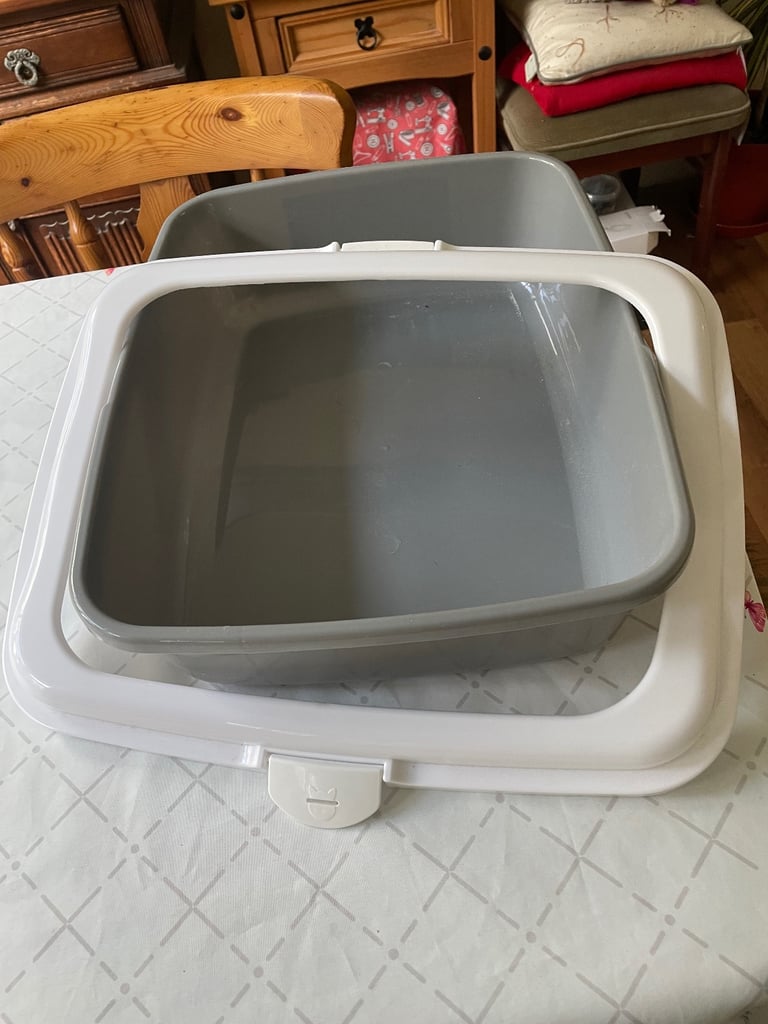 Cat litter tray